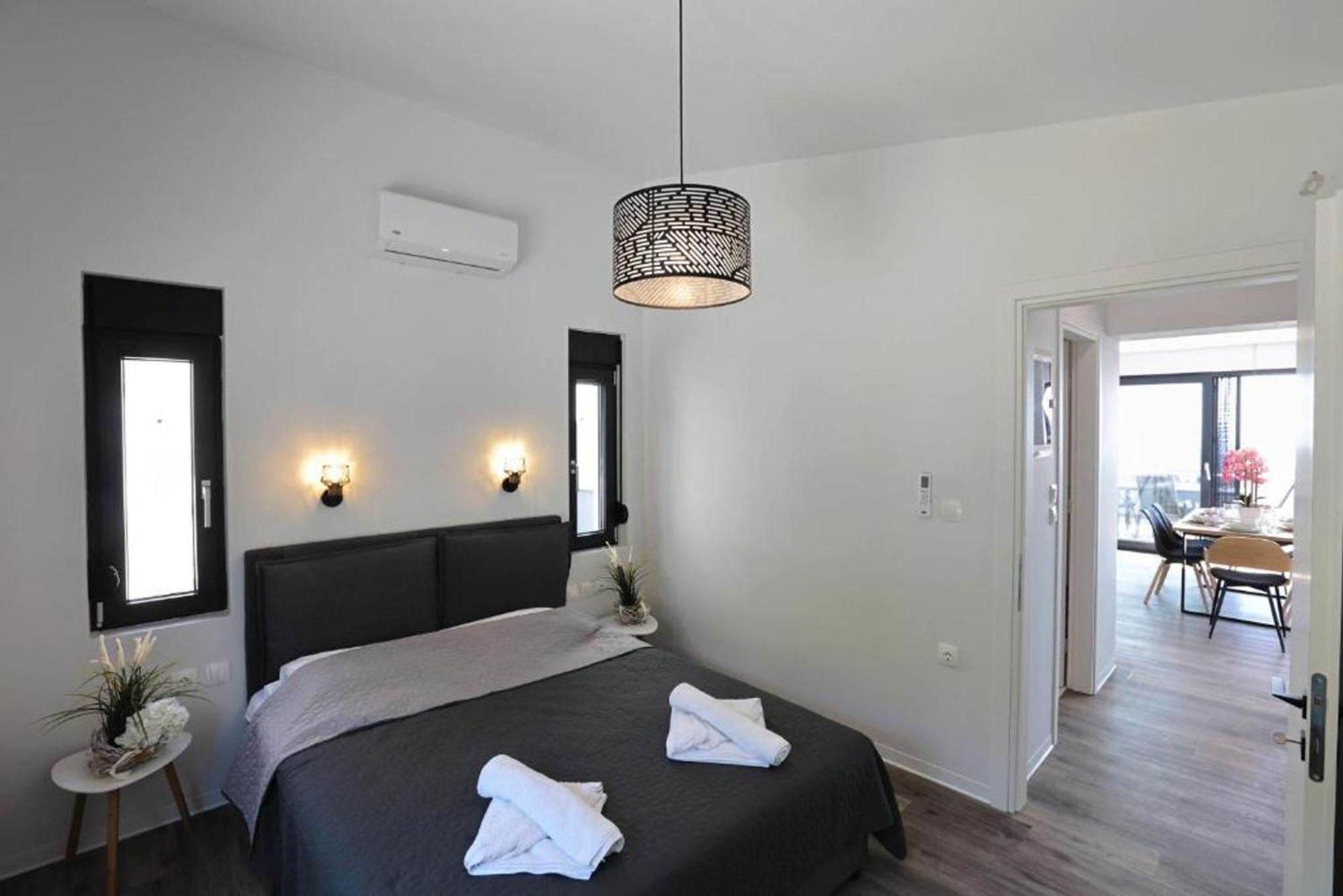 Villa Holidays Skiti