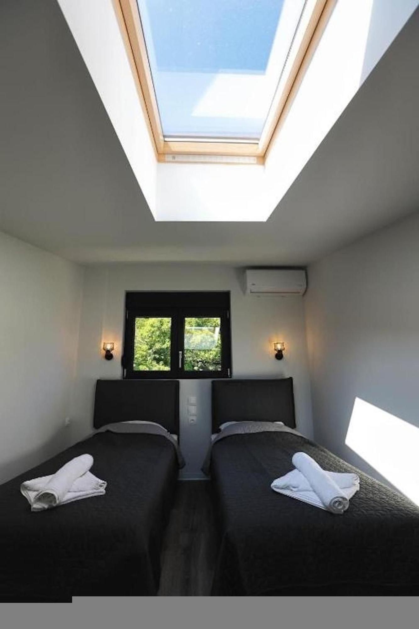 Villa Holidays Skiti